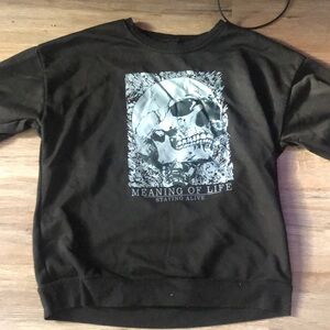 Black Skull Graphic Sweatshirt